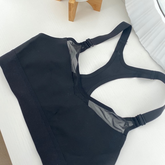 VS Sports Bra - Picture 3 of 3